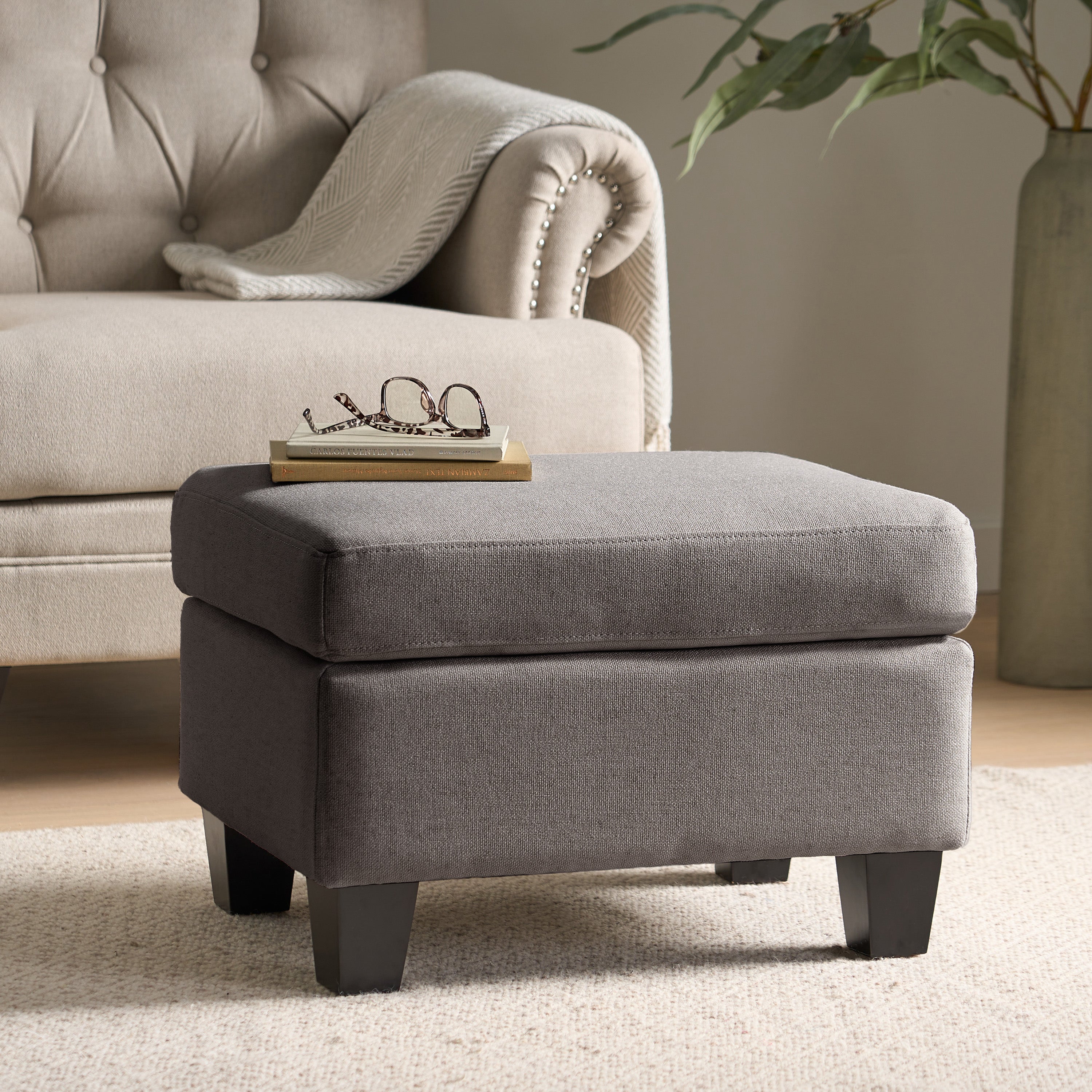 Modern Footstool Ottoman – Portable Accent Seat, Durable Frame & Stylish Upholstery