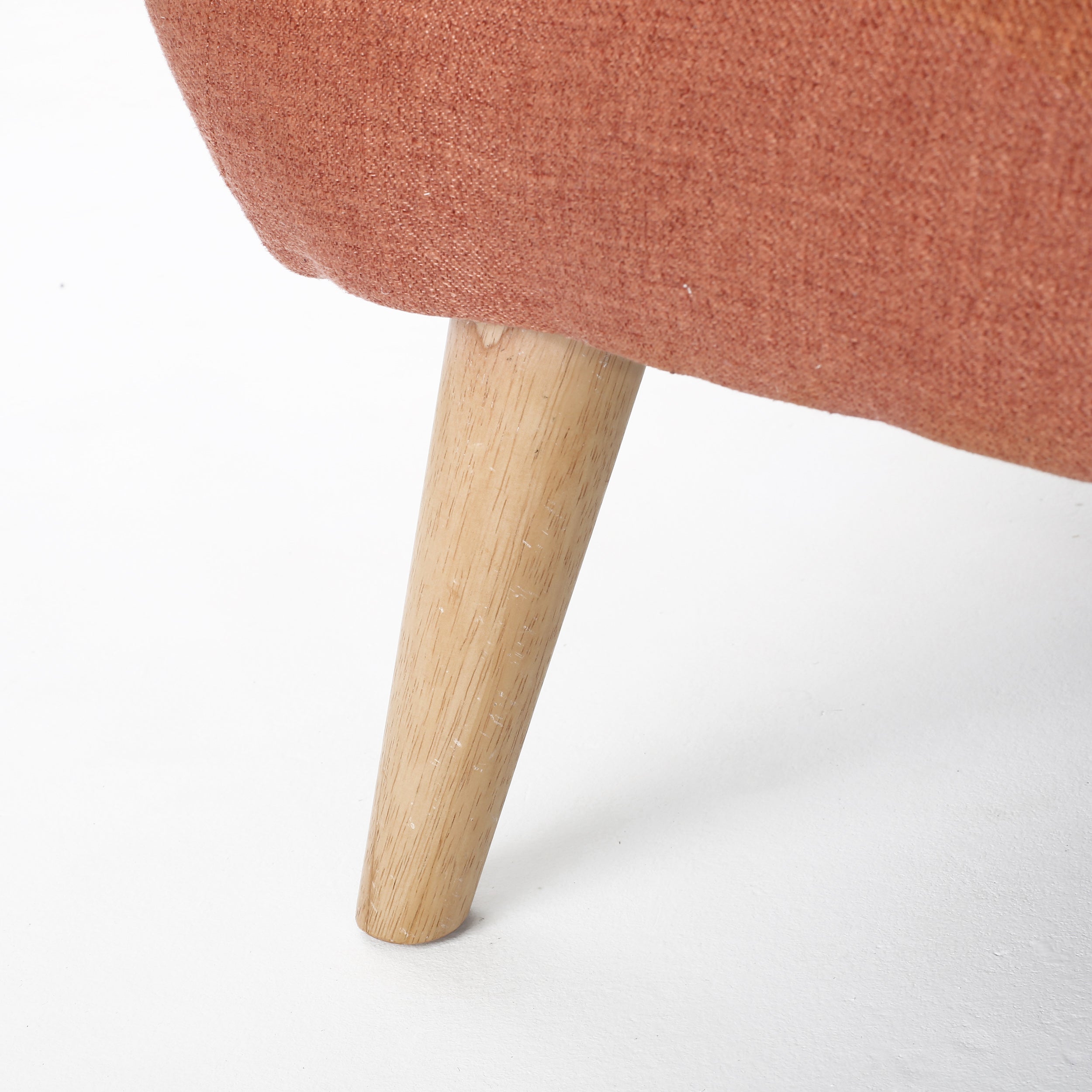 Mid-Century Modern Loveseat with Button-Tufted Waffle Stitch & Tapered Wood Legs – Compact Small-Space Sofa