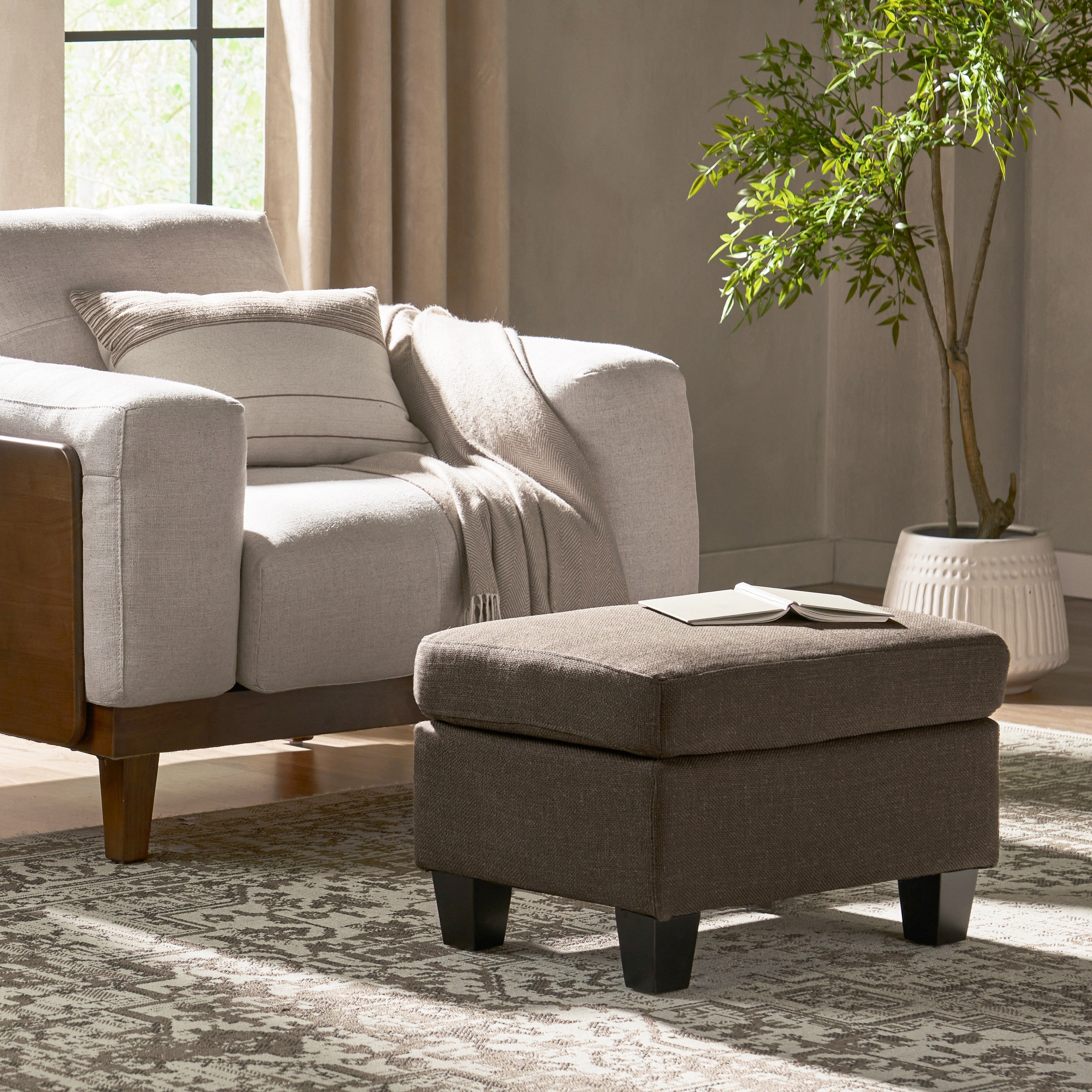 Modern Footstool Ottoman – Portable Accent Seat, Durable Frame & Stylish Upholstery